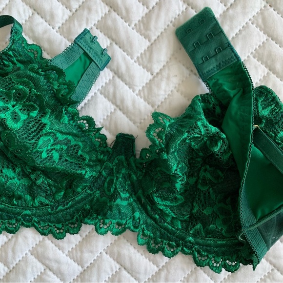 Green lace bra, 34D - Picture 6 of 11